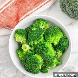 Bowl of boiled broccoli.
