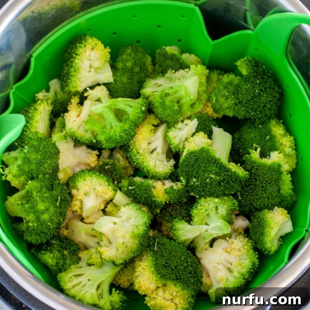 21 Perfect Sides for Your Mac and Cheese 13 Broccoli in a steamer basket