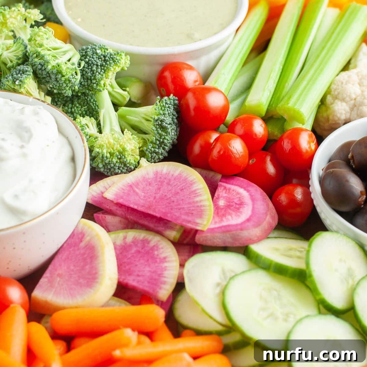Crafting a Stunning Veggie Platter 4 A beautifully arranged platter showcasing a bounty of freshly diced vegetables, ready for dipping and healthy snacking.
