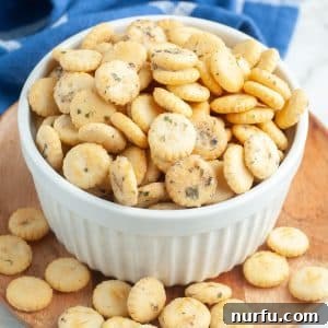 Bowl of seasoned oyster crackers.