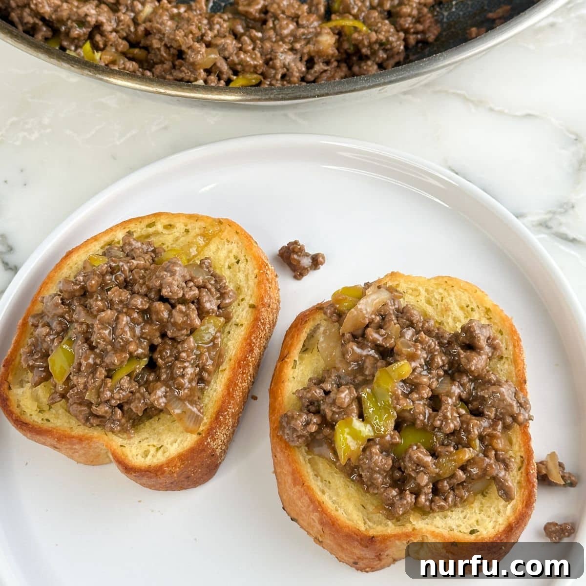 Mississippi Roadhouse Sloppy Joes 8 Toasted garlic bread topped with a generous serving of Mississippi sloppy joes meat.